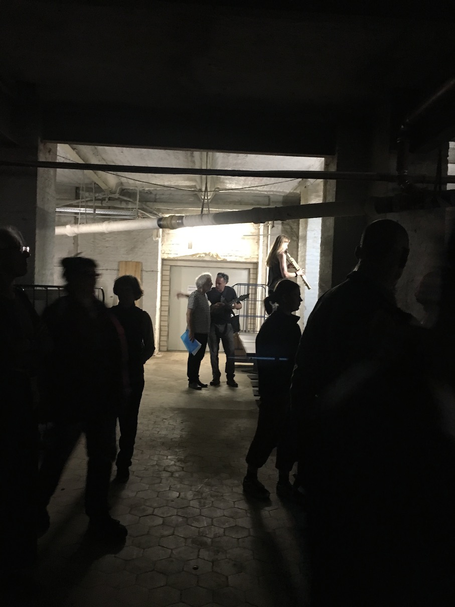 2019Performance KUNST-FLUT keller