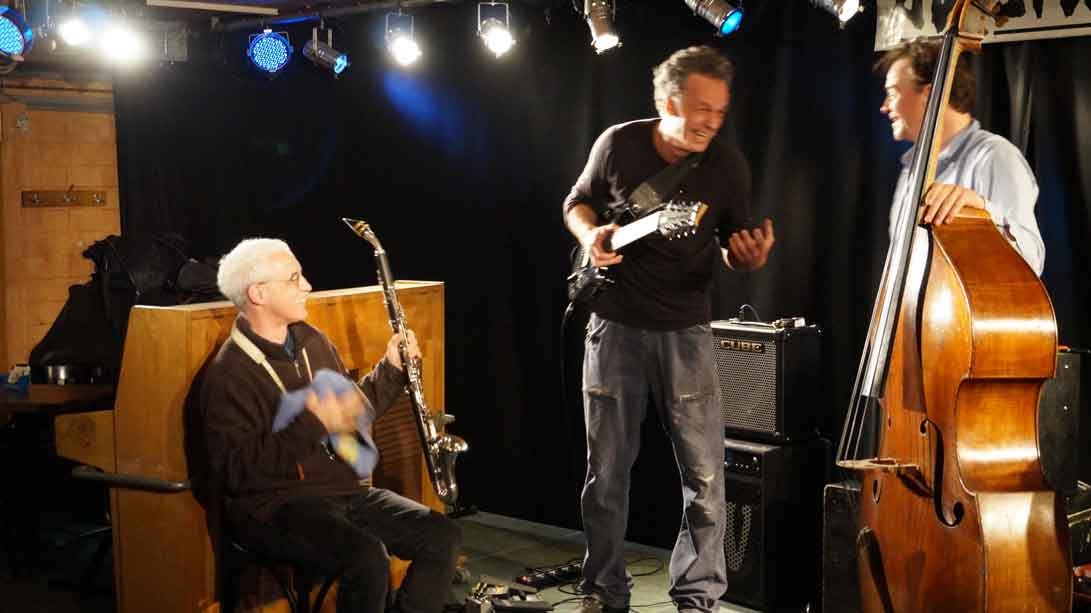 Wentz-von-Wrochem-Roder_small_Jazzasi.jpg / No Standards